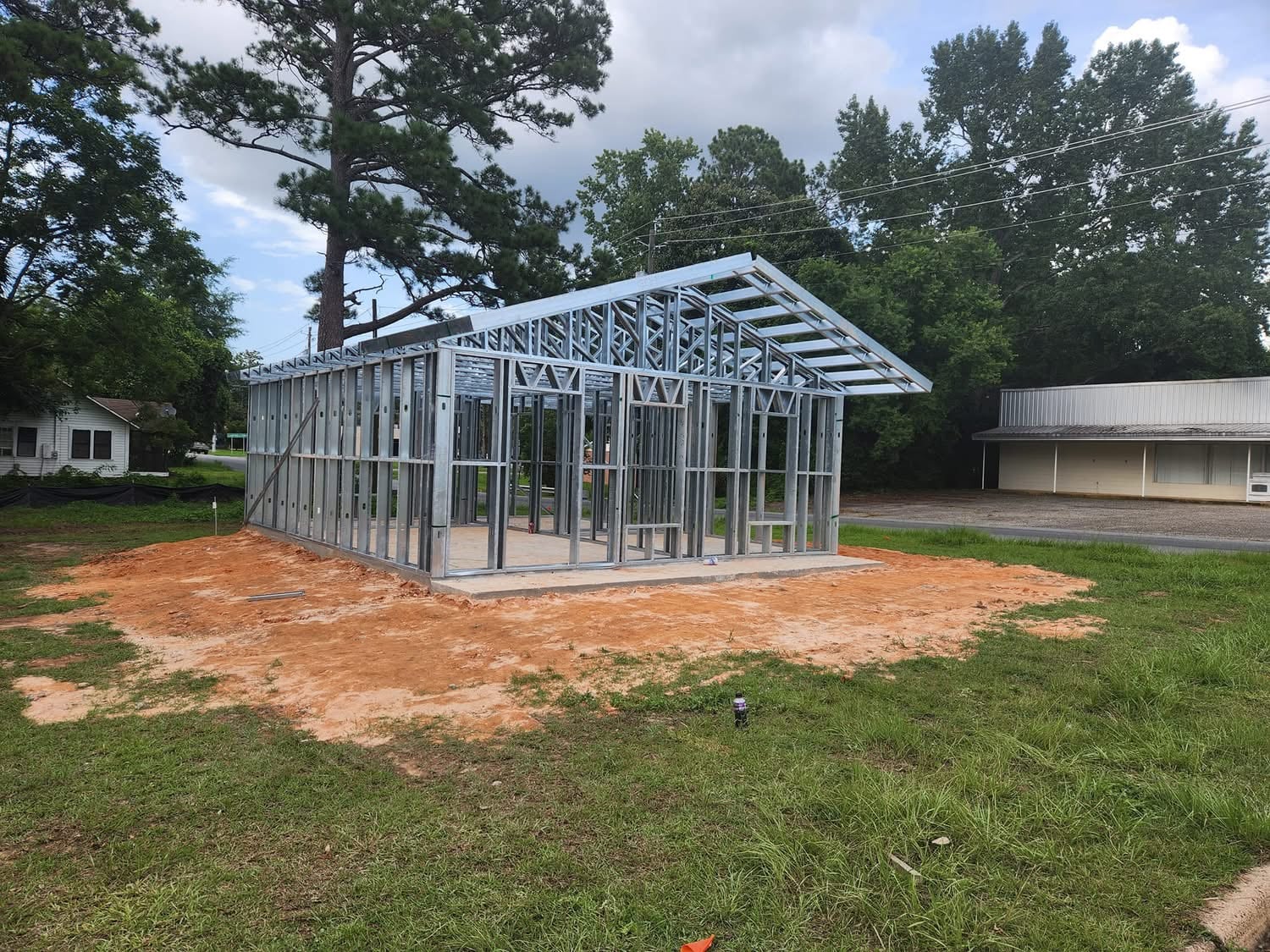Steel barndominium frame with pitched roof in Mississippi