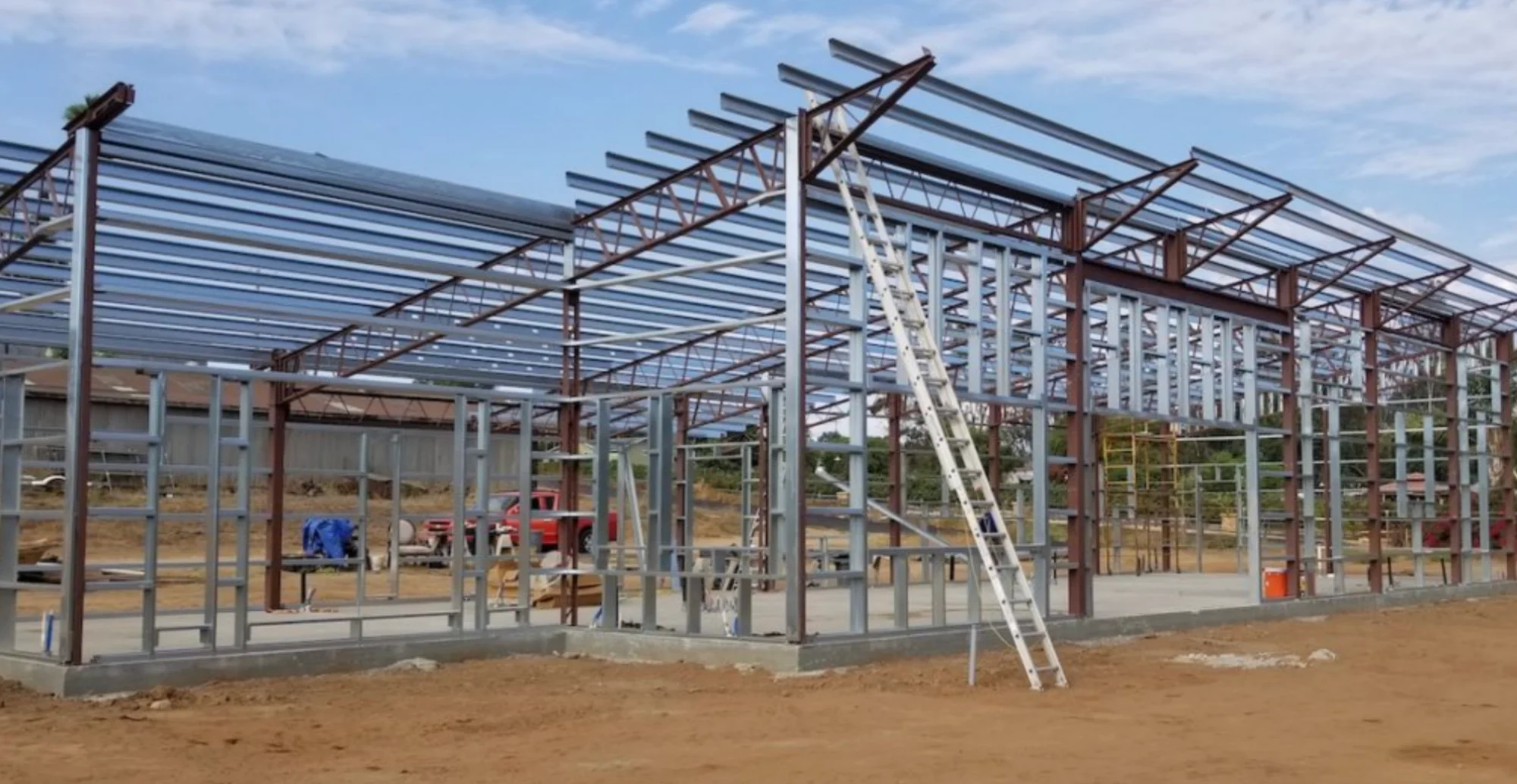 Steel barndo construction in Mississippi